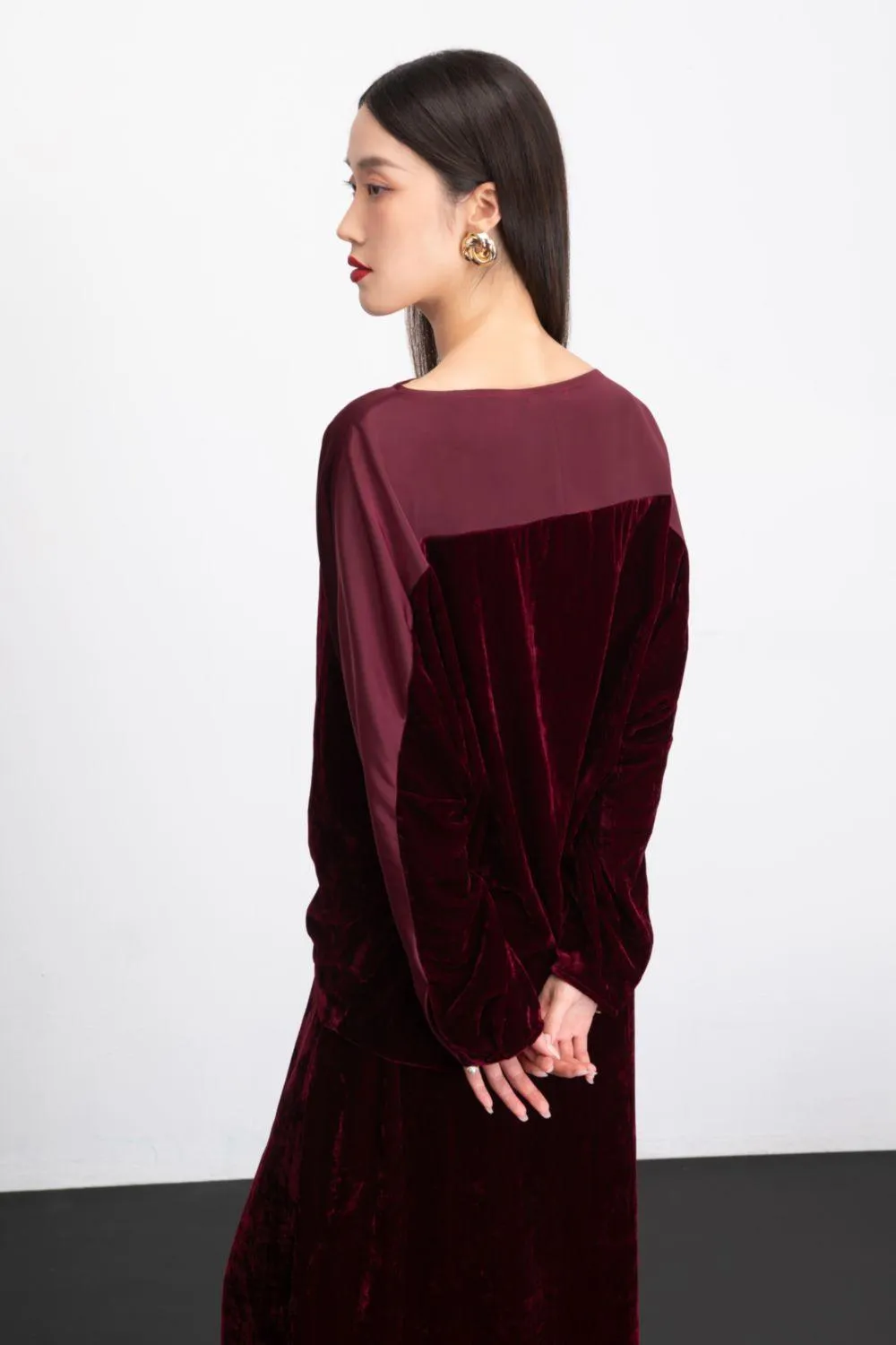 Gigi Straight Long Sleeved Velvet Top