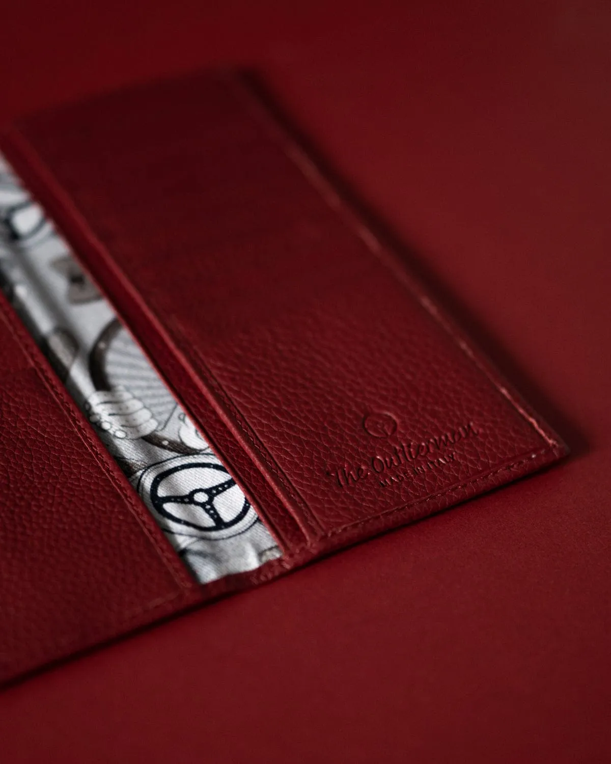 GLOBETROTTER - Full-grain Leather Long Wallet - Red