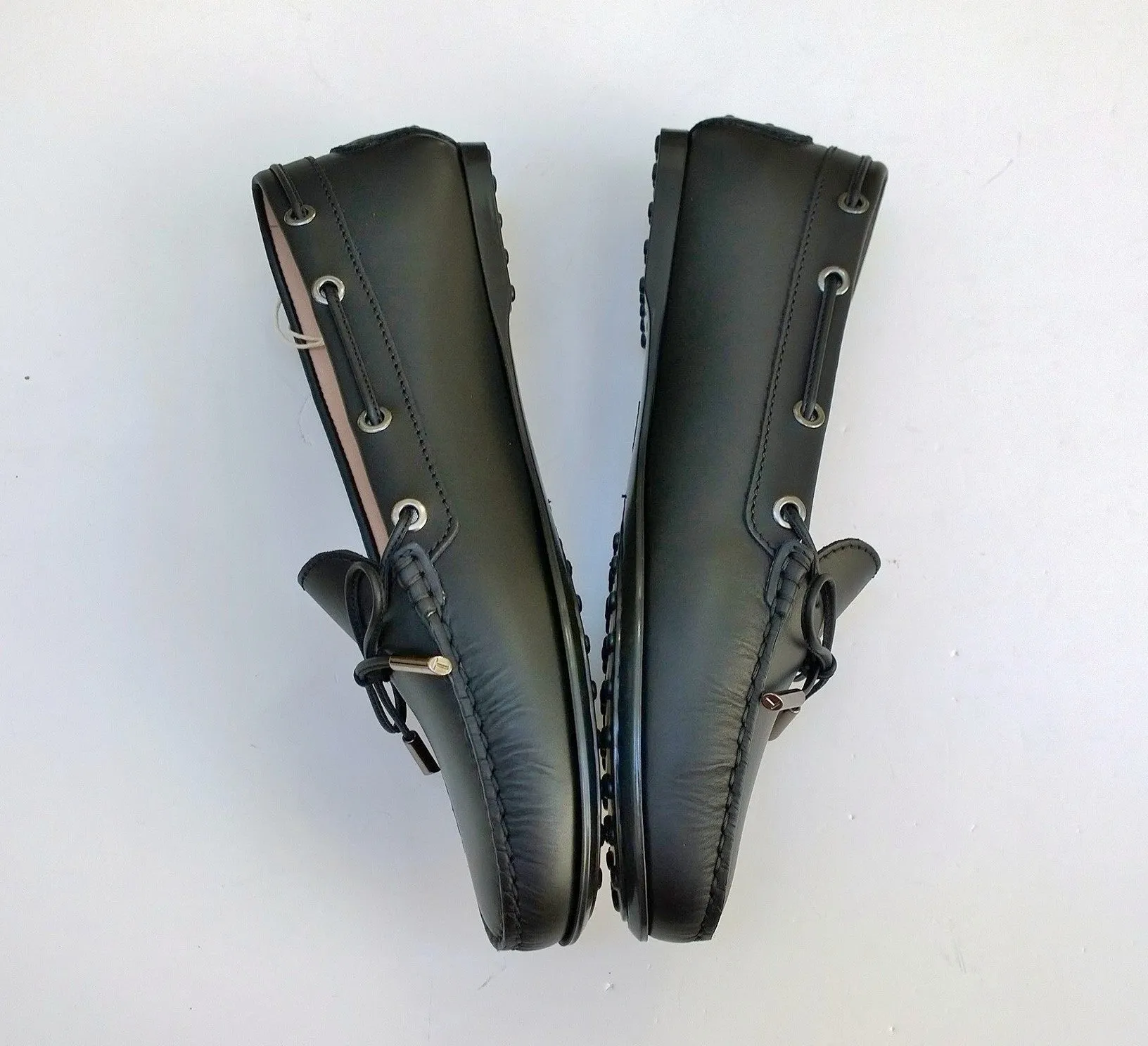 Tod's Gommino Black Leather Loafers with Rubber Dots Soles Driving Shoes NIB