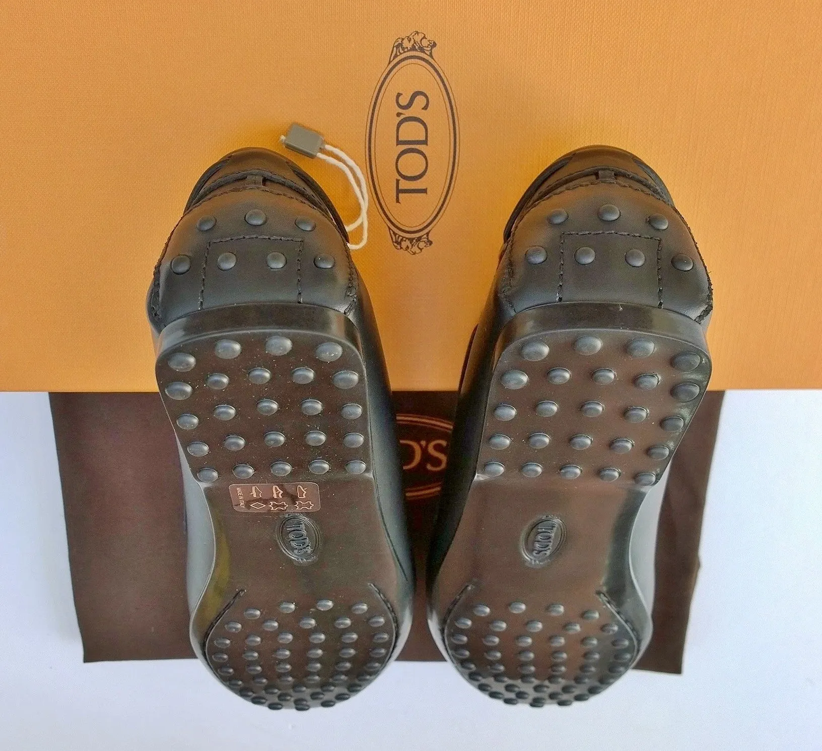 Tod's Gommino Black Leather Loafers with Rubber Dots Soles Driving Shoes NIB